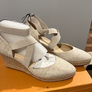Women’s shoes size 11 beige